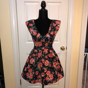 SOLD! Floral cut out dress, size small/2